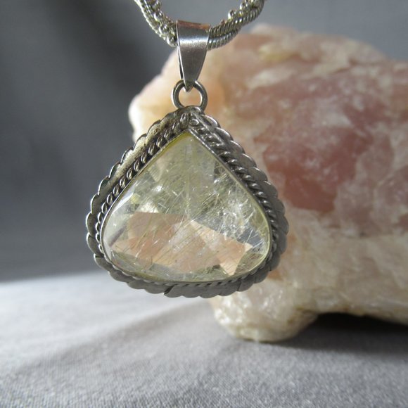 Meet your Posher, WhyteWing by Allison Whyte - Picture 5 of 11